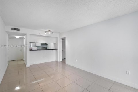 Купить кондоминиум в Майами, Флорида 2 спальни, 78.78м2, № 2069407 - фото 3