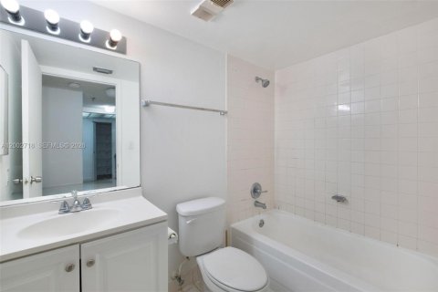 Купить кондоминиум в Майами, Флорида 2 спальни, 78.78м2, № 2069407 - фото 15