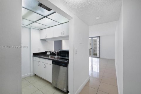 Купить кондоминиум в Майами, Флорида 2 спальни, 78.78м2, № 2069407 - фото 8