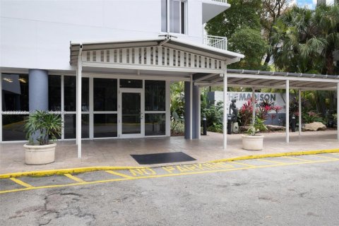 Купить кондоминиум в Майами, Флорида 2 спальни, 78.78м2, № 2069407 - фото 22