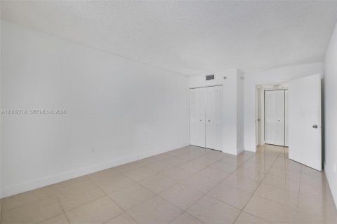 Купить кондоминиум в Майами, Флорида 2 спальни, 78.78м2, № 2069407 - фото 14