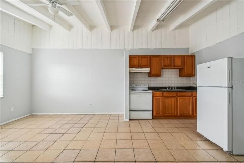 Commercial property in Tampa, Florida 6 bedrooms, 101.08 sq.m. № 1533891 - photo 5