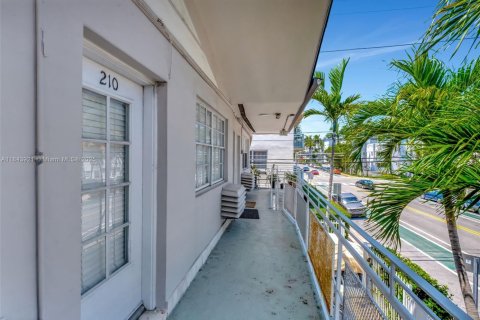 Condo in Miami Beach, Florida  № 1850660 - photo 21