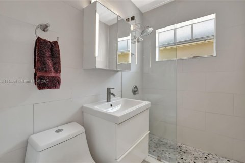 Condo in Miami Beach, Florida  № 1850660 - photo 10