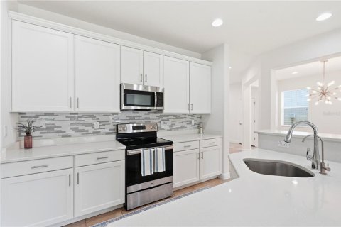 Touwnhouse à vendre à Tampa, Floride: 3 chambres, 216.83 m2 № 2151331 - photo 15