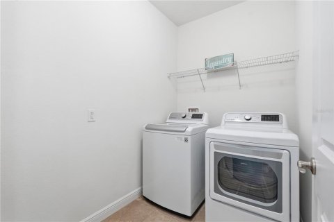 Touwnhouse à vendre à Tampa, Floride: 3 chambres, 216.83 m2 № 2151331 - photo 29