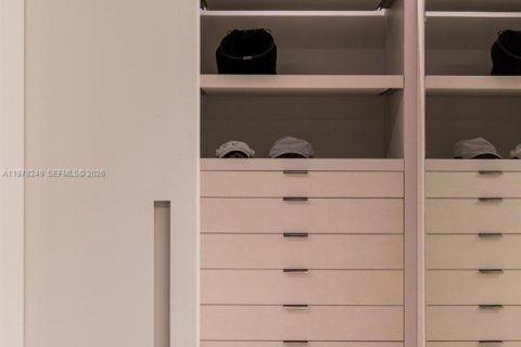 Снять в аренду кондоминиум в Бэл-Харбор, Флорида 2 спальни, 207.45м2, № 2048468 - фото 14