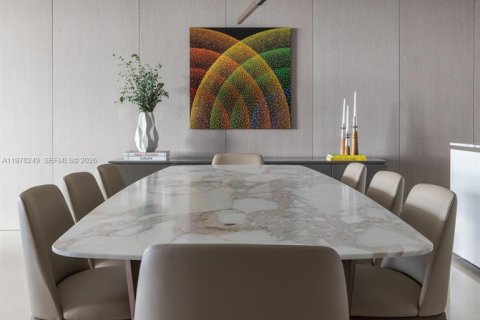 Снять в аренду кондоминиум в Бэл-Харбор, Флорида 2 спальни, 207.45м2, № 2048468 - фото 7