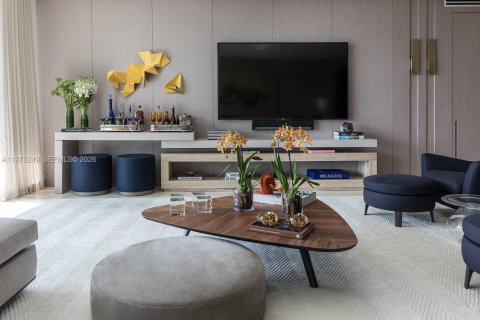 Снять в аренду кондоминиум в Бэл-Харбор, Флорида 2 спальни, 207.45м2, № 2048468 - фото 3