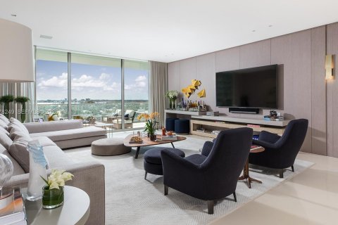 Снять в аренду кондоминиум в Бэл-Харбор, Флорида 2 спальни, 207.45м2, № 2048468 - фото 5