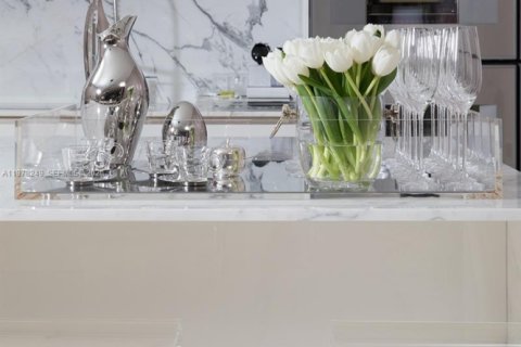 Снять в аренду кондоминиум в Бэл-Харбор, Флорида 2 спальни, 207.45м2, № 2048468 - фото 10