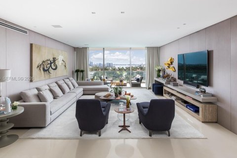 Кондоминиум с 2 спальнями в Бэл-Харбор, Флорида № 2048468