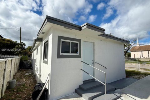 Casa en venta en Miami, Florida, 3 dormitorios, 92.9 m2 № 1990308 - foto 17