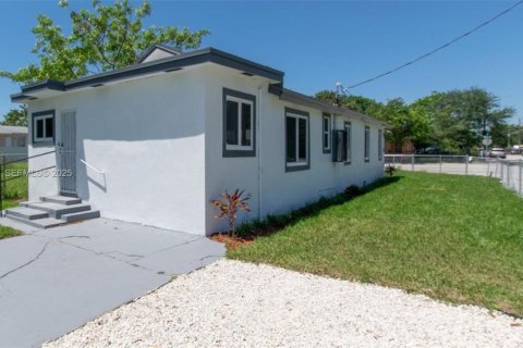 Купить виллу или дом в Майами, Флорида 3 спальни, 92.9м2, № 1990308 - фото 5