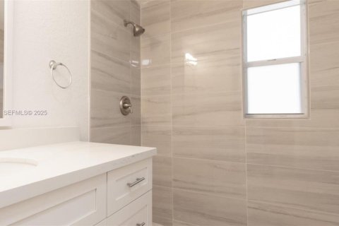 Купить виллу или дом в Майами, Флорида 3 спальни, 92.9м2, № 1990308 - фото 4