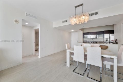 Condo in Miami, Florida, 2 bedrooms № 1991072 - photo 22