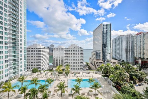 Condo in Miami, Florida, 2 bedrooms № 1991072 - photo 1