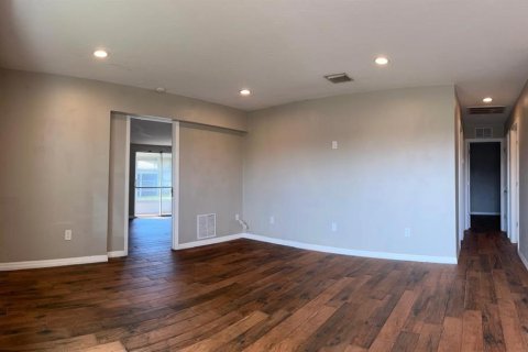 Casa en venta en North Port, Florida, 3 dormitorios, 100.89 m2 № 1808857 - foto 3