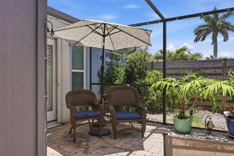 House in Sarasota, Florida 4 bedrooms, 194.63 sq.m. № 2217717 - photo 3