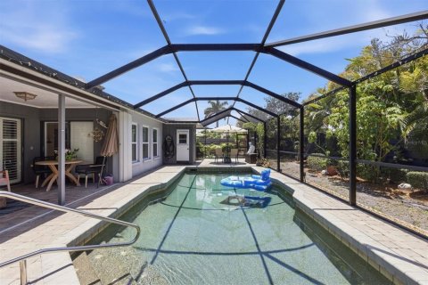 House in Sarasota, Florida 4 bedrooms, 194.63 sq.m. № 2217717 - photo 8