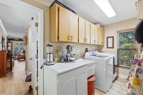 House in Sarasota, Florida 4 bedrooms, 194.63 sq.m. № 2217717 - photo 29