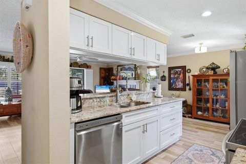 House in Sarasota, Florida 4 bedrooms, 194.63 sq.m. № 2217717 - photo 17