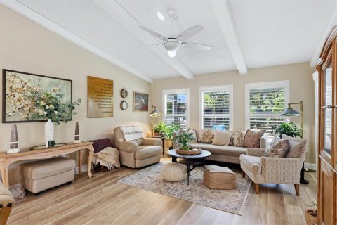 House in Sarasota, Florida 4 bedrooms, 194.63 sq.m. № 2217717 - photo 14