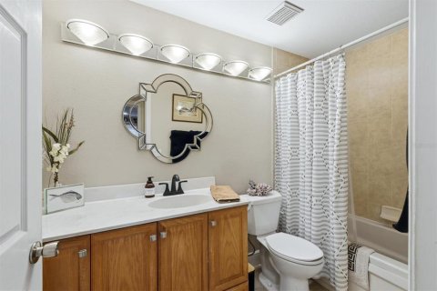 House in Sarasota, Florida 4 bedrooms, 194.63 sq.m. № 2217717 - photo 26