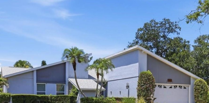 House in Sarasota, Florida 4 bedrooms, 194.63 sq.m. № 2217717