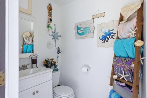 House in Sarasota, Florida 4 bedrooms, 194.63 sq.m. № 2217717 - photo 28