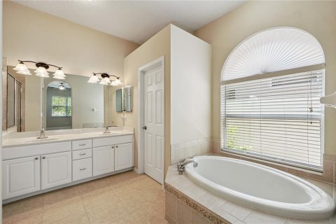 Casa en venta en Tampa, Florida, 4 dormitorios, 212.93 m2 № 1853632 - foto 19