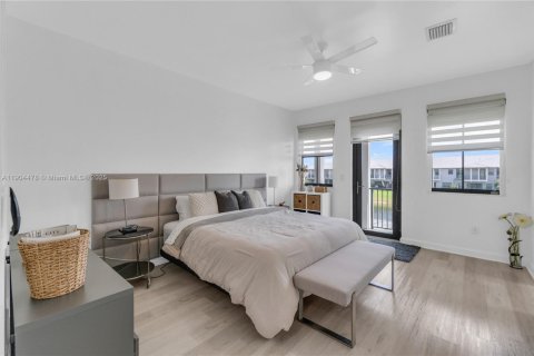 Touwnhouse à vendre à Doral, Floride: 4 chambres, 200.3 m2 № 1956060 - photo 18