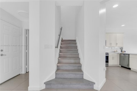 Touwnhouse à vendre à Doral, Floride: 4 chambres, 200.3 m2 № 1956060 - photo 16