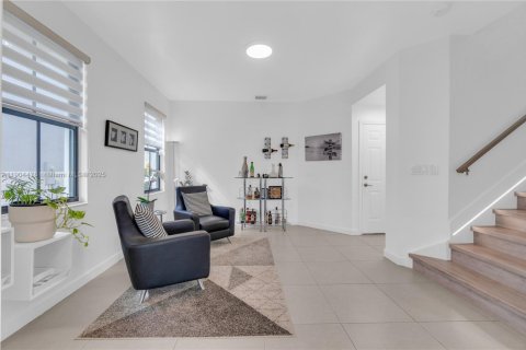 Touwnhouse à vendre à Doral, Floride: 4 chambres, 200.3 m2 № 1956060 - photo 11