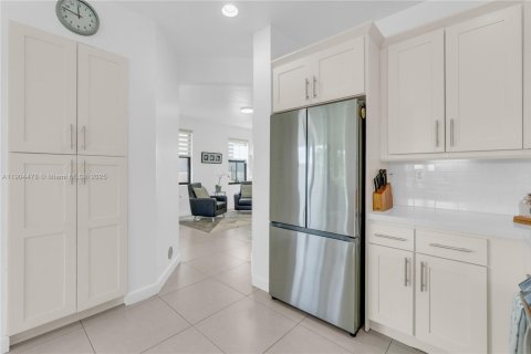 Touwnhouse à vendre à Doral, Floride: 4 chambres, 200.3 m2 № 1956060 - photo 9