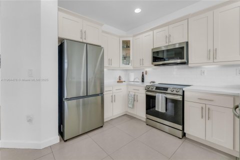 Touwnhouse à vendre à Doral, Floride: 4 chambres, 200.3 m2 № 1956060 - photo 8