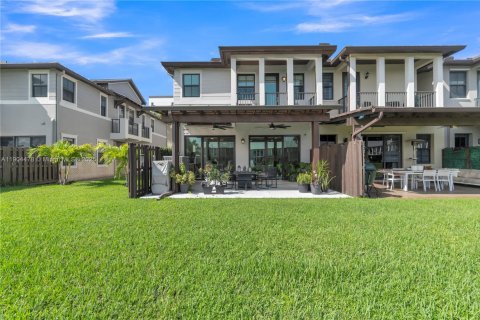 Touwnhouse à vendre à Doral, Floride: 4 chambres, 200.3 m2 № 1956060 - photo 13
