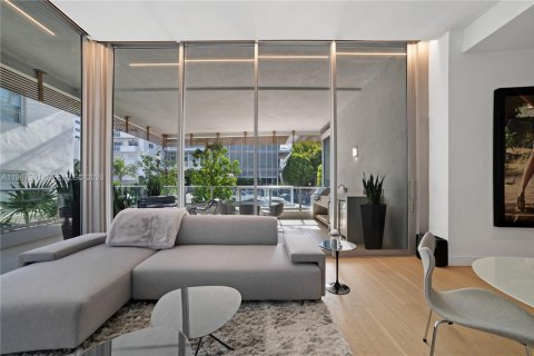 Condo in Miami Beach, Florida, 2 bedrooms  № 2029052 - photo 4