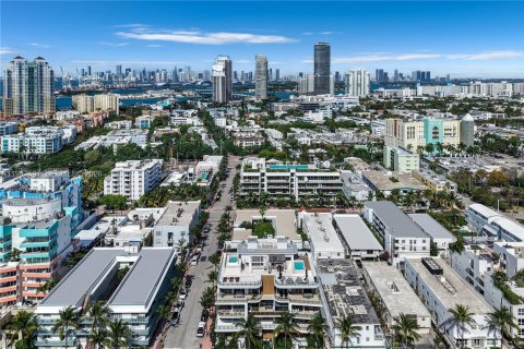 Condo in Miami Beach, Florida, 2 bedrooms  № 2029052 - photo 28