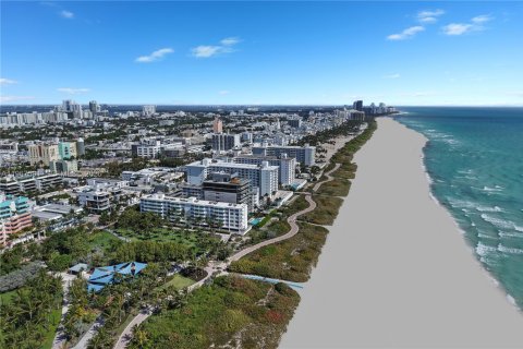 Condo in Miami Beach, Florida, 2 bedrooms  № 2029052 - photo 26