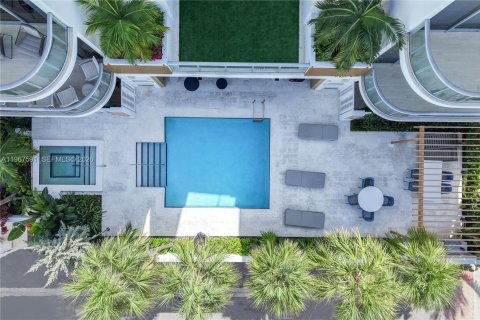 Condo in Miami Beach, Florida, 2 bedrooms  № 2029052 - photo 24