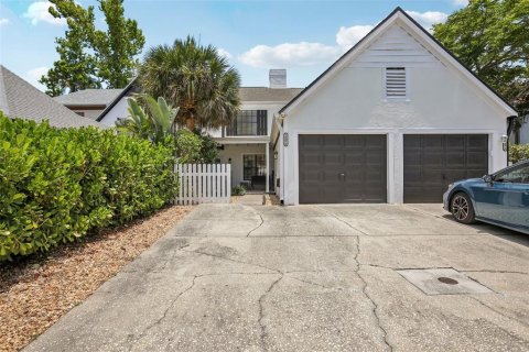 Adosado en venta en Tampa, Florida, 2 dormitorios, 133.78 m2 № 1792672 - foto 1