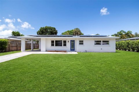 House in Sarasota, Florida 3 bedrooms, 118.73 sq.m. № 2318609