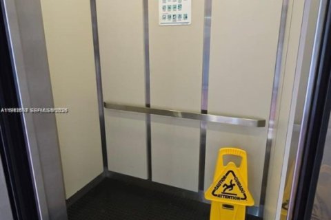 Villa ou maison à louer à North Miami, Floride: 1 chambre, 65.03 m2 № 2043189 - photo 18