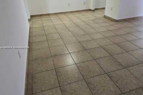 Villa ou maison à louer à North Miami, Floride: 1 chambre, 65.03 m2 № 2043189 - photo 3