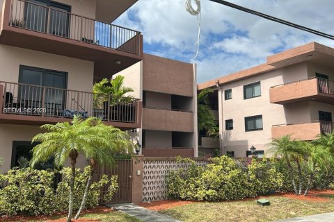 House in North Miami, Florida 1 bedroom, 65.03 sq.m. № 2043189