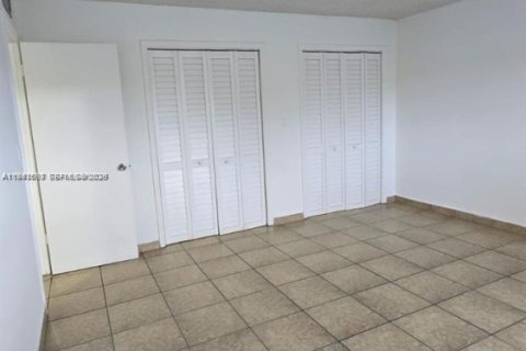 Villa ou maison à louer à North Miami, Floride: 1 chambre, 65.03 m2 № 2043189 - photo 12