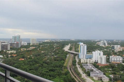 Condo in Miami, Florida, 1 bedroom  № 1705146 - photo 6