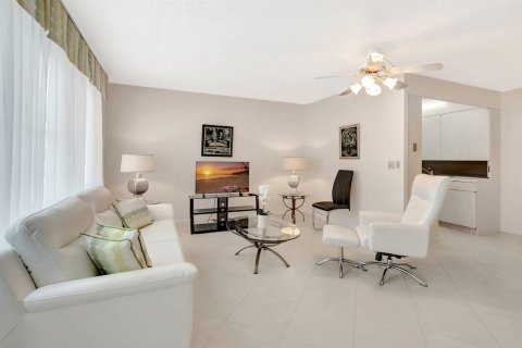 Condo in Deerfield Beach, Florida, 1 bedroom № 2190688