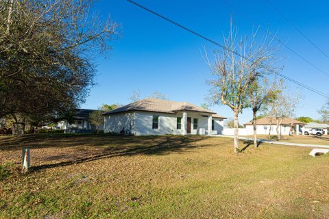 House in Okeechobee, Florida 3 bedrooms, 130.43 sq.m. № 2084199 - photo 8